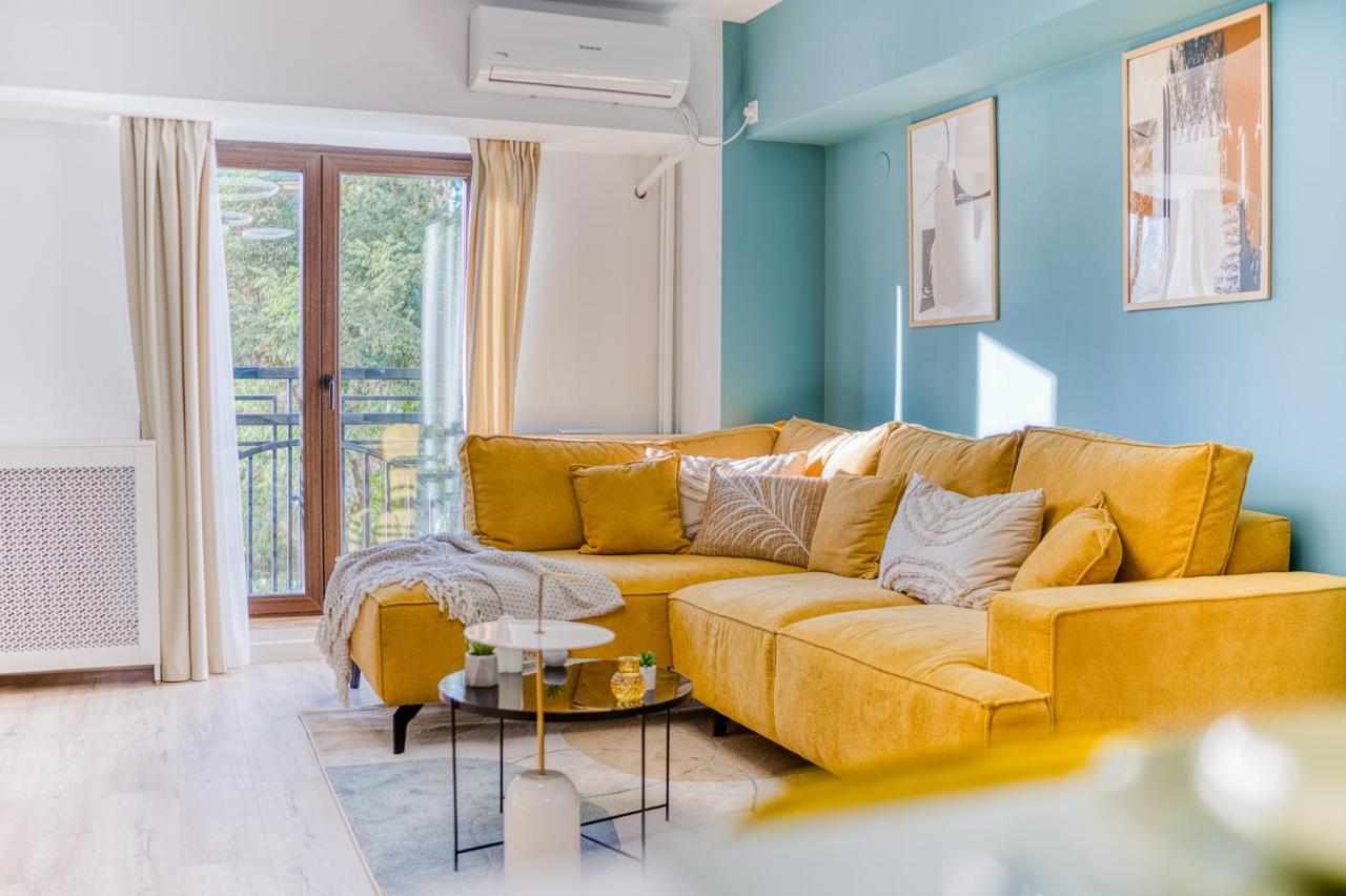 Hi Apartment Букурещ Екстериор снимка